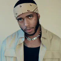 In Between - Bonus - 6LACK