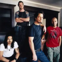 Doesnt Remind Me Acoustic - Audioslave