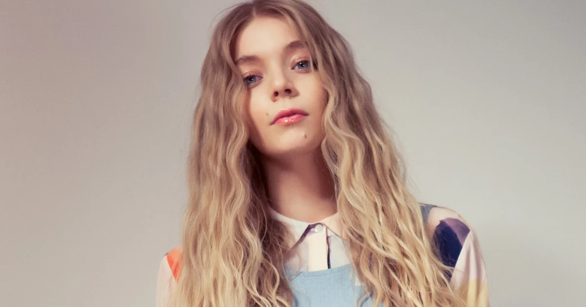 Header Banner Becky Hill