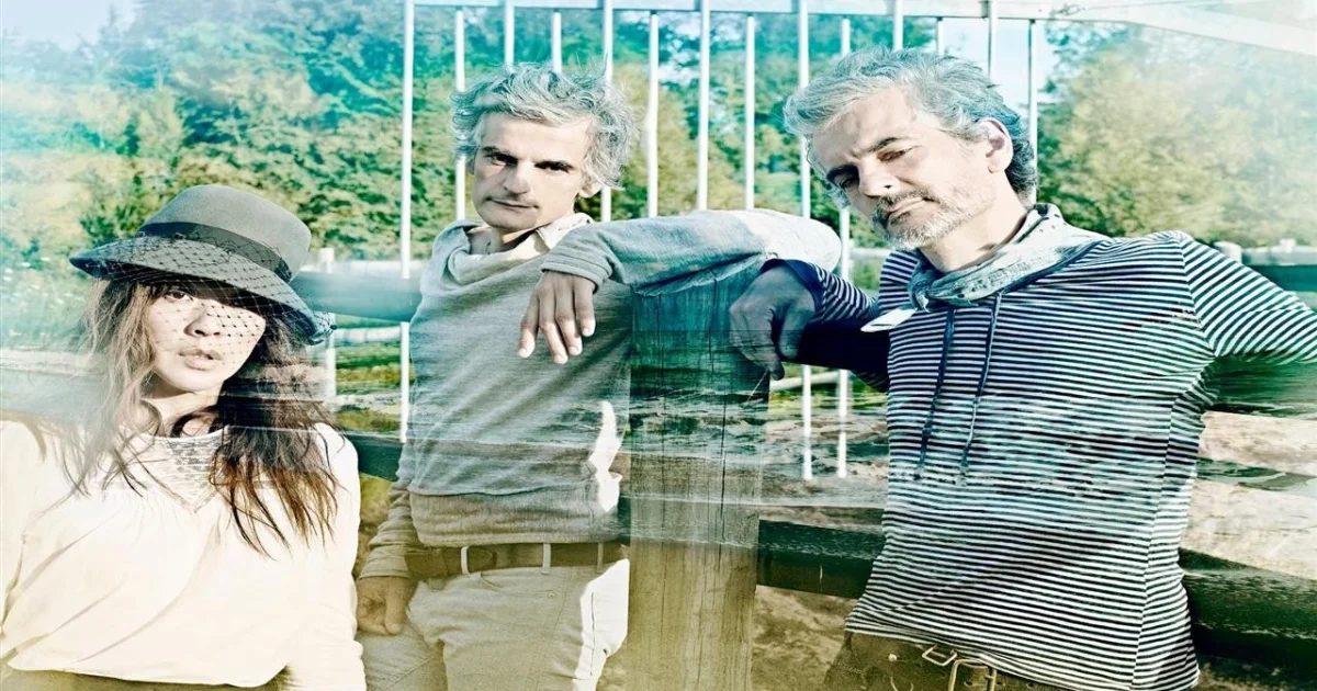 Header Banner Blonde Redhead