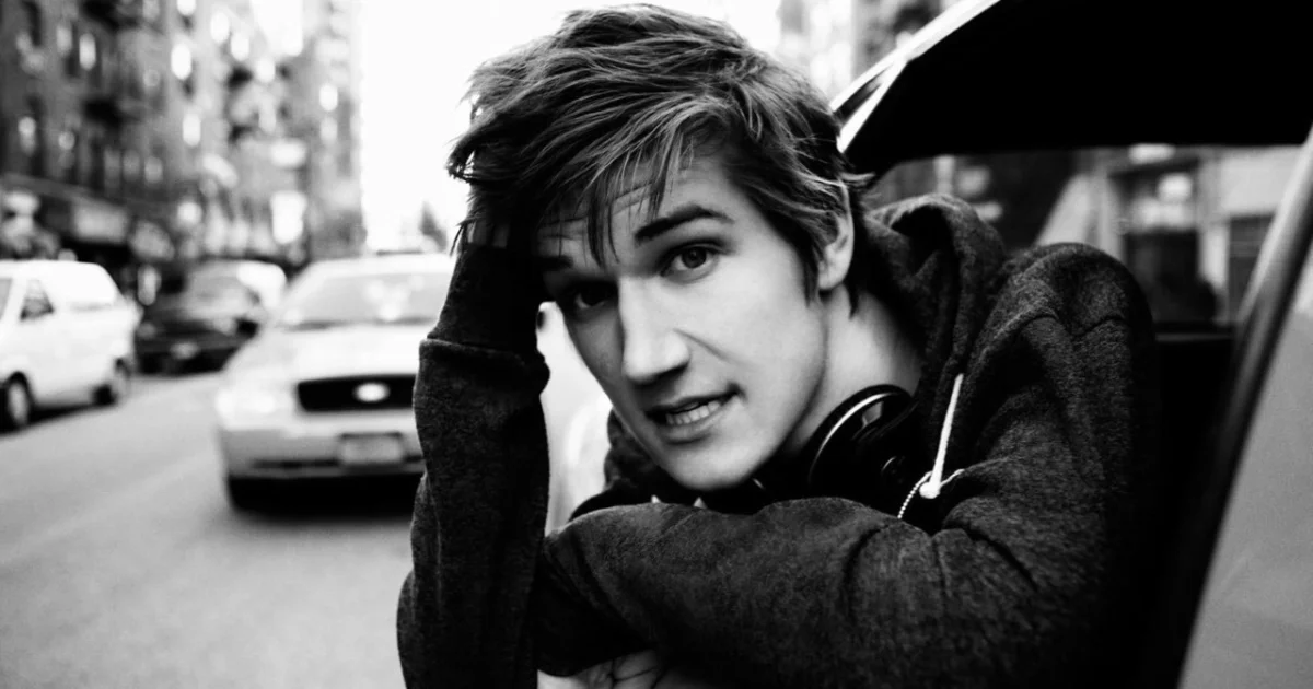 Header Banner Bo Burnham