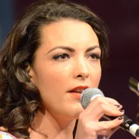 Close To Me - Spotify Session - Caro Emerald