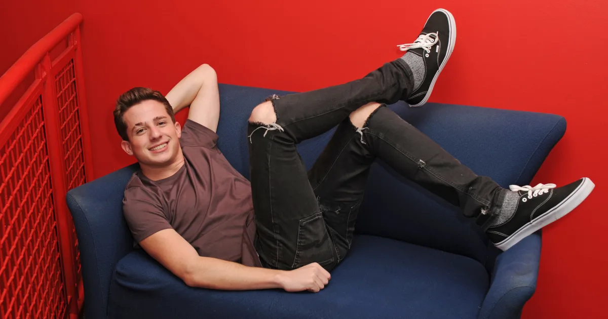 Header Banner Charlie Puth