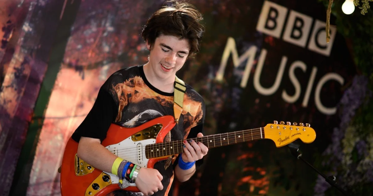 Header Banner Declan McKenna