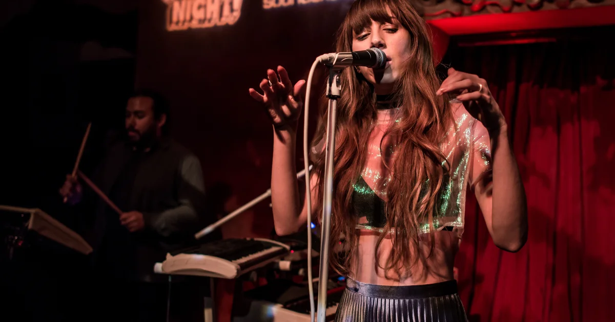 Header Banner Ella Vos