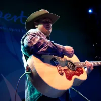 Don't Let Her Be Gone - Gord Bamford
