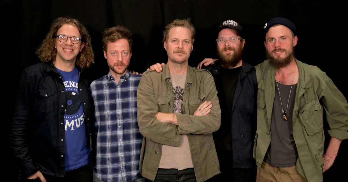 Header Banner Hiss Golden Messenger