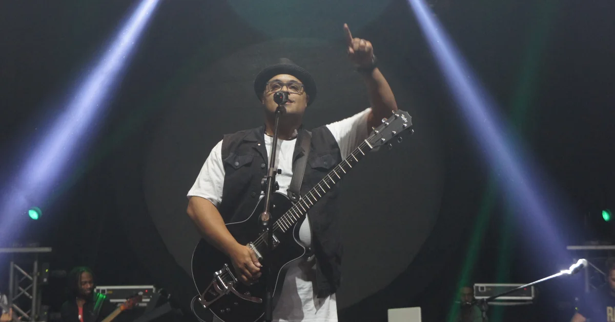 Header Banner Israel Houghton