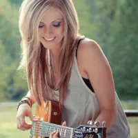 Lindsay Ell