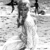 Sand - Nancy Sinatra