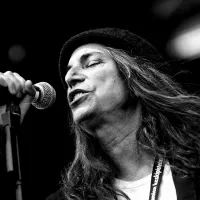 Pumping - Patti Smith