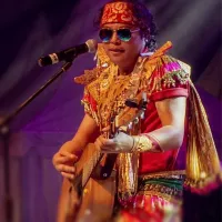 Sing Tergantikan - Ray Peni