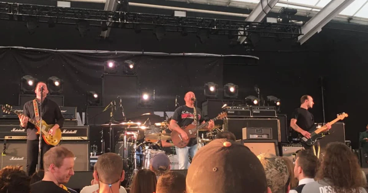 Header Banner The Menzingers