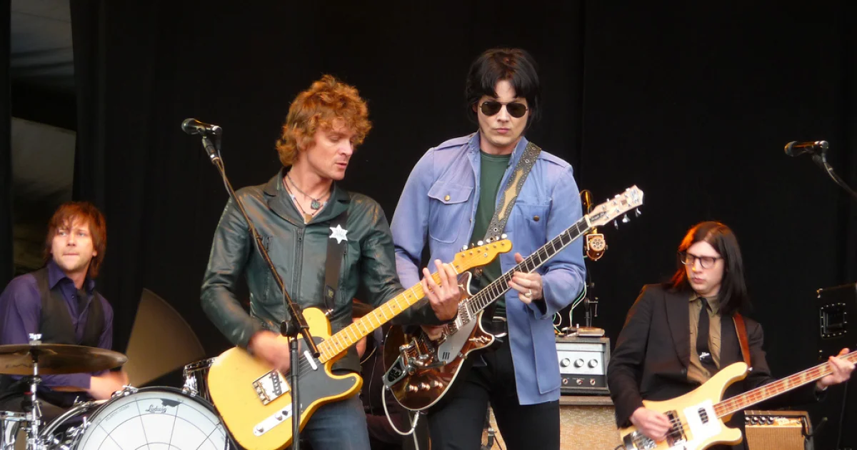 Header Banner The Raconteurs