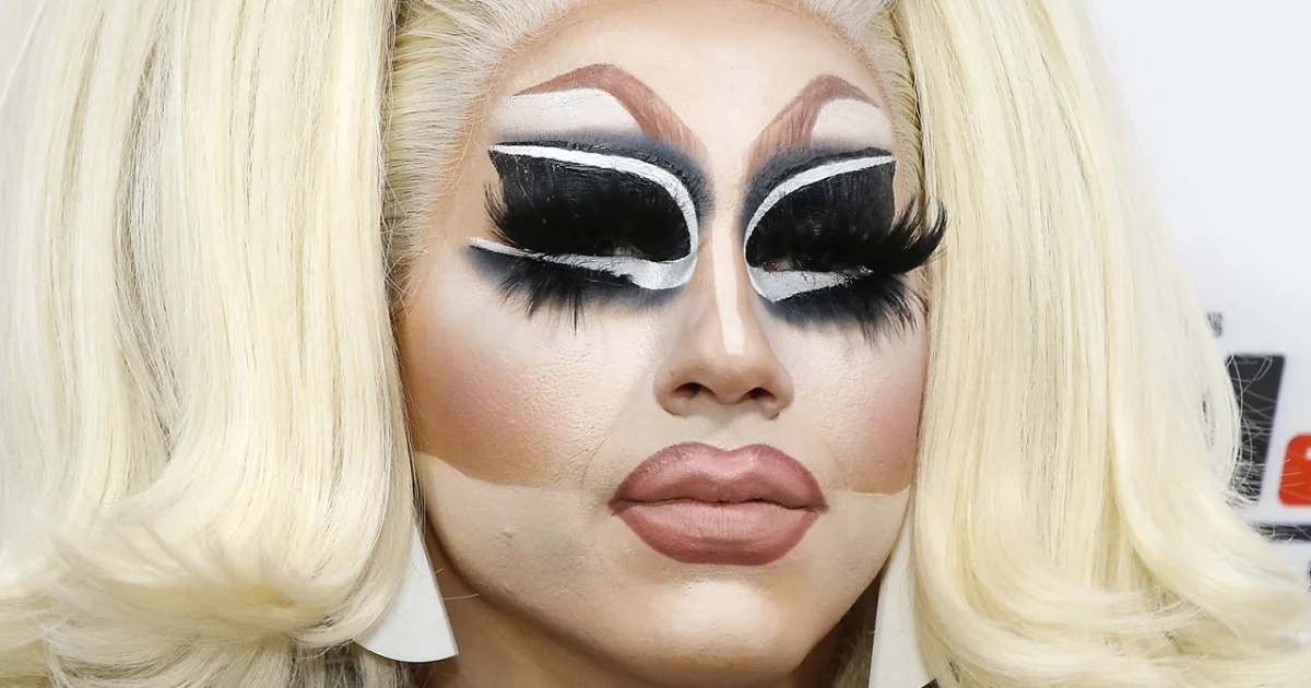 Header Banner Trixie Mattel